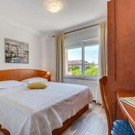 Juric Apartments-rab Palit