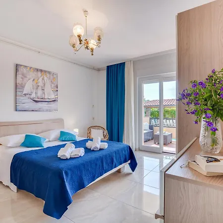 Juric Apartments-rab