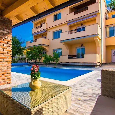 Juric Apartments-rab Apartman *