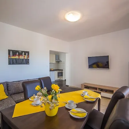 Juric Apartments-rab דירה Palit