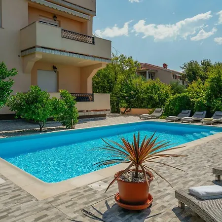 Juric Apartments-rab * Palit