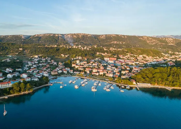 Juric Apartments-rab