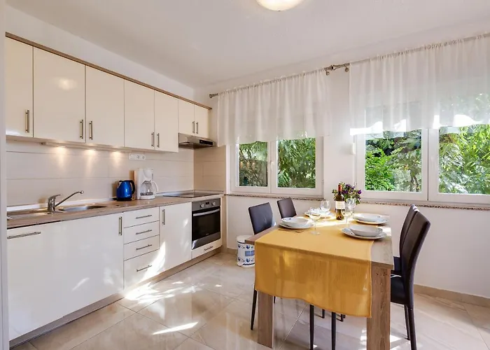 公寓 Juric Apartments-rab