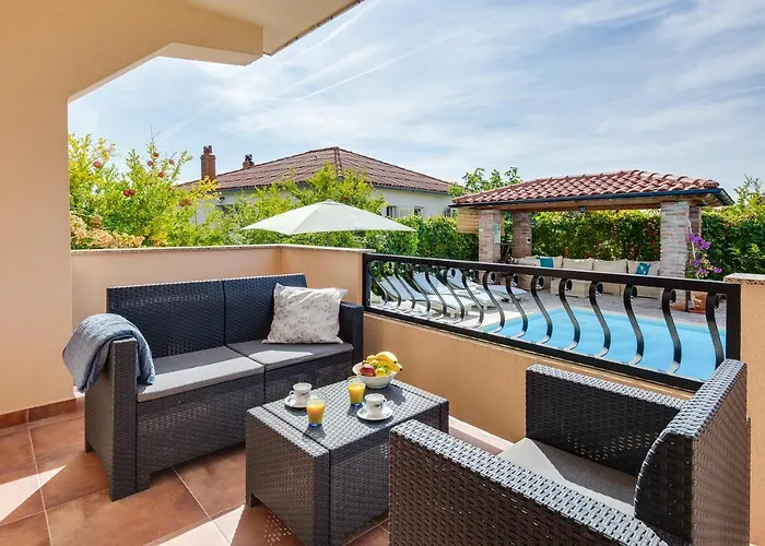 Juric Apartments-rab
