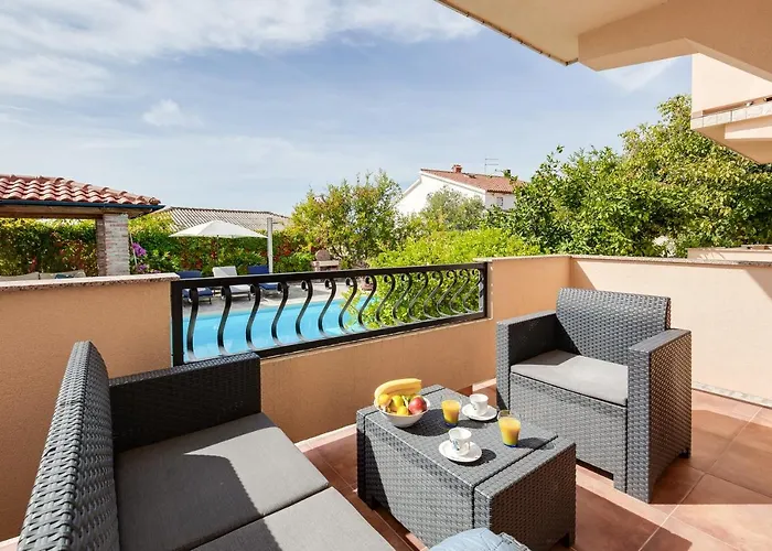 Juric Apartments-rab 아파트 Palit