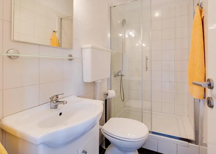 Juric Apartments-rab