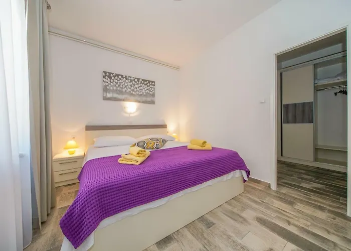 Juric Apartments-rab * Palit