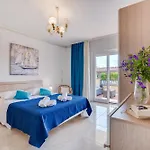 Juric Apartments-rab