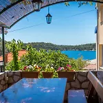 Juric Apartments-rab