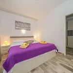 Juric Apartments-rab * Palit