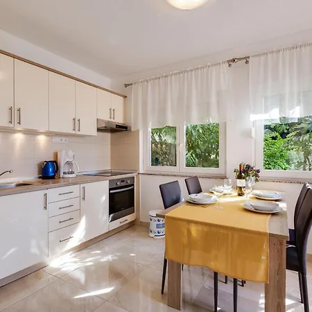 Apartment Juric Apartments-rab