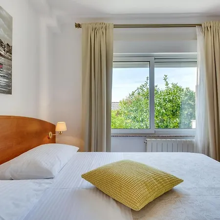 Juric Apartments-rab * Palit