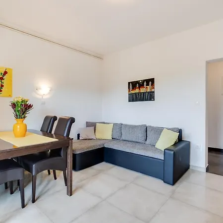 Juric Apartments-rab Apartment *