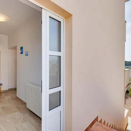 Apartment Juric Apartments-rab