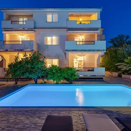 Apartment Juric Apartments-rab