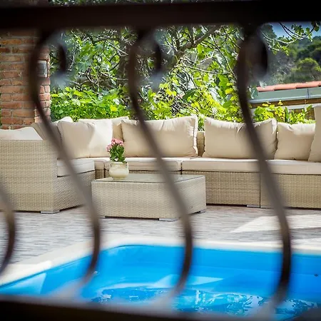 Juric Apartments-rab Palit