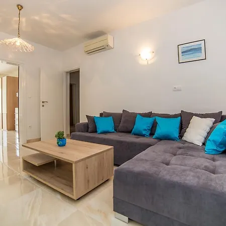 Juric Apartments-rab Apartment *