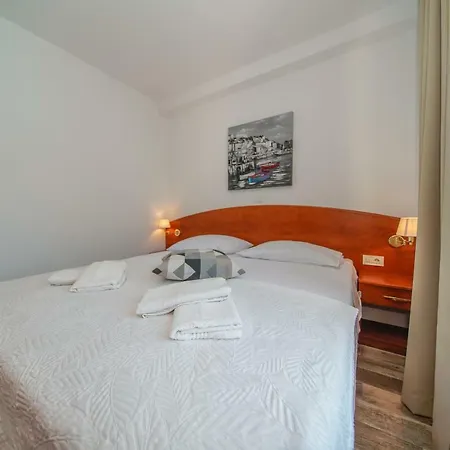Apartment Juric Apartments-rab