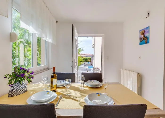 Juric Apartments-rab Palit