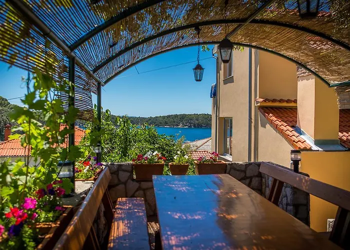 Juric Apartments-rab * Palit