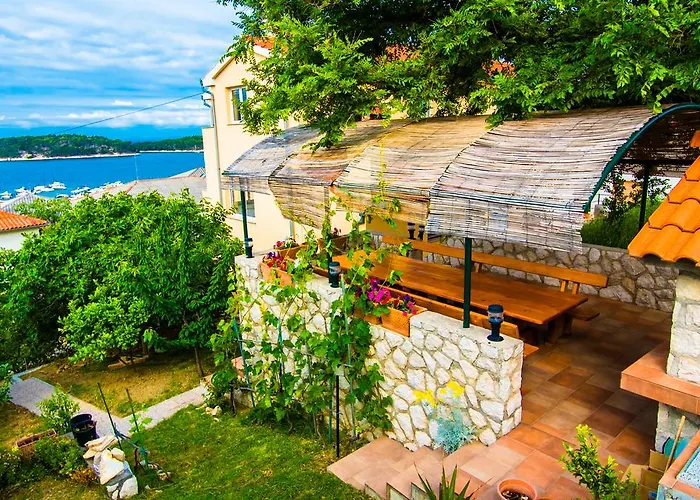 Juric Apartments-rab Palit