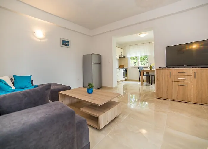 Juric Apartments-rab Palit