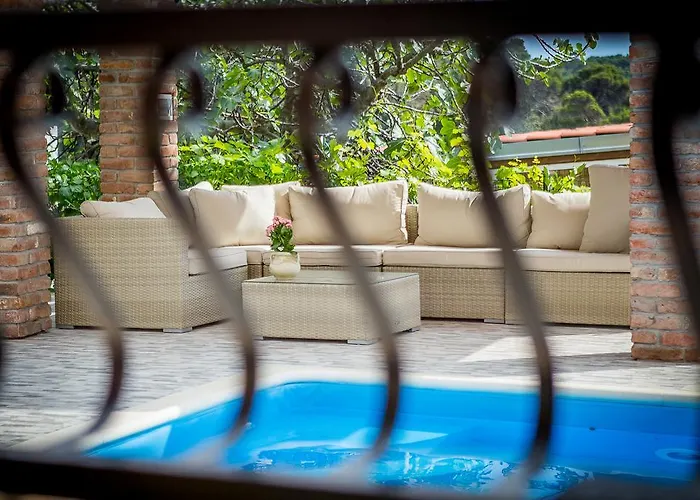 Juric Apartments-rab Palit