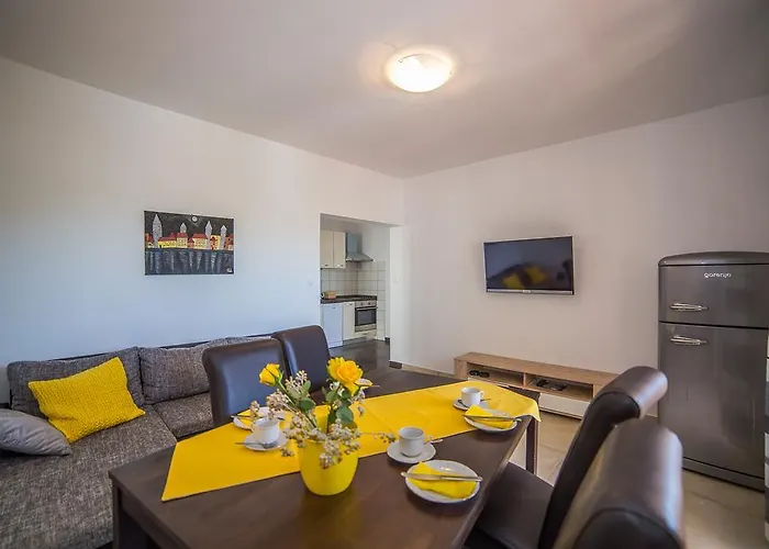 Juric Apartments-rab Апартаменты Palit