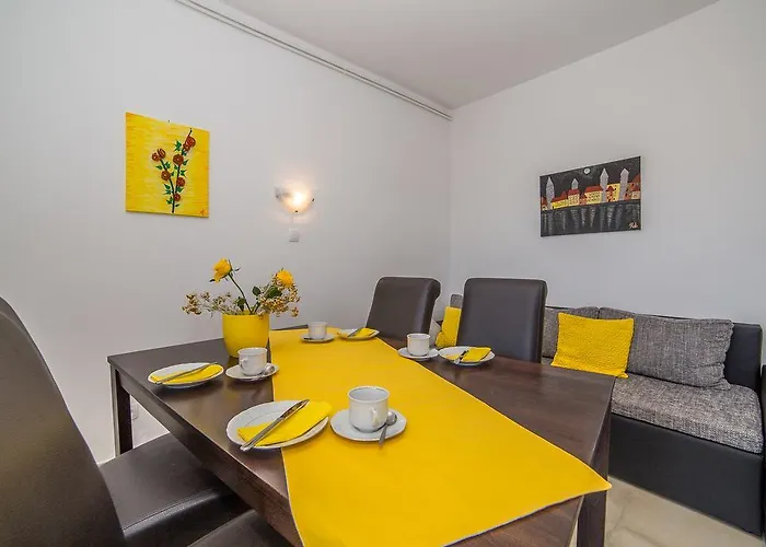 Juric Apartments-rab Palit