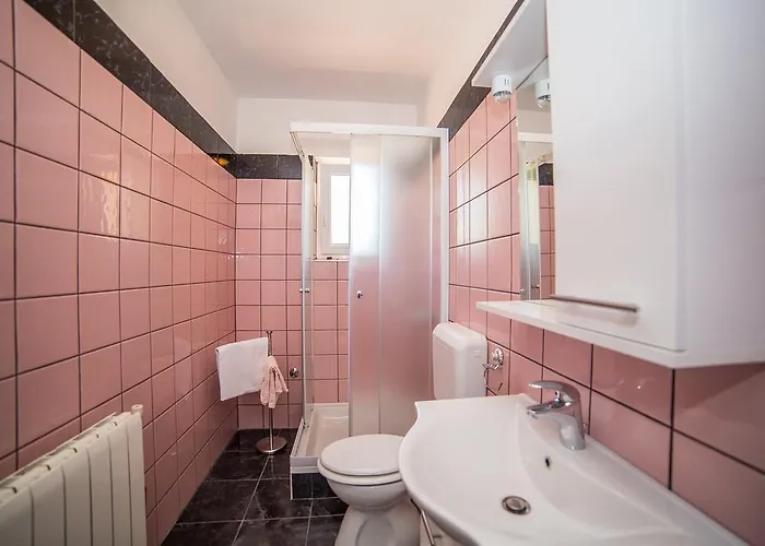 Juric Apartments-rab * Palit