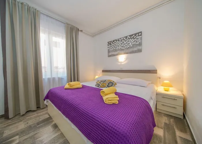 Juric Apartments-rab Palit